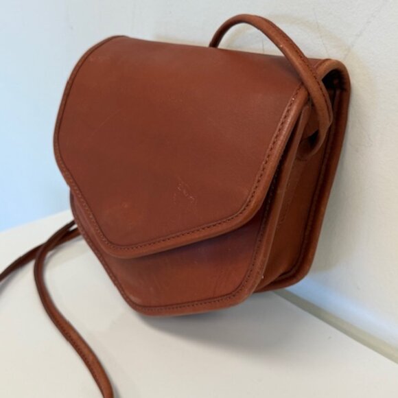 vintage coach Megan crossbody bag .Rare in color #101-13 - Picture 2 of 6